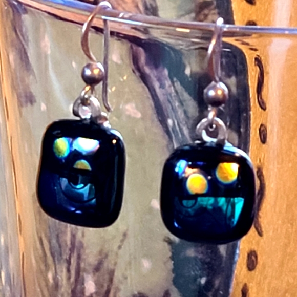 Black Glass Earrings w silver findings - Picture 2 of 10